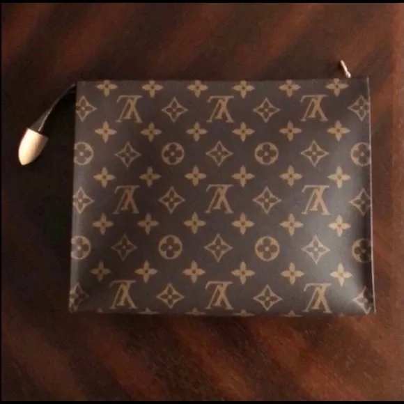 ♡LOUIS VUITTON Clutch 26♡ - Picture 4 of 13